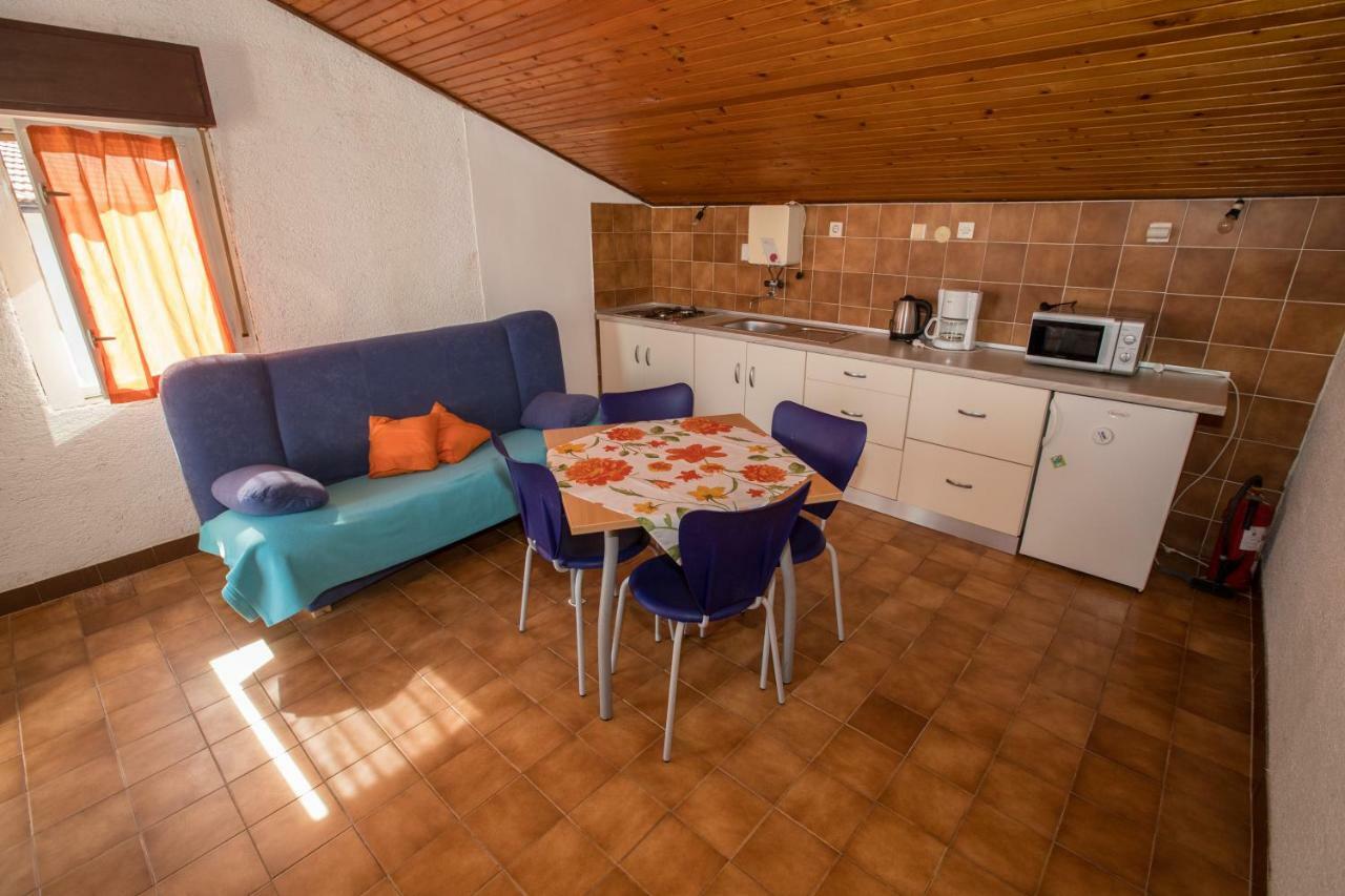 Apartments Renata Kampor ภายนอก รูปภาพ