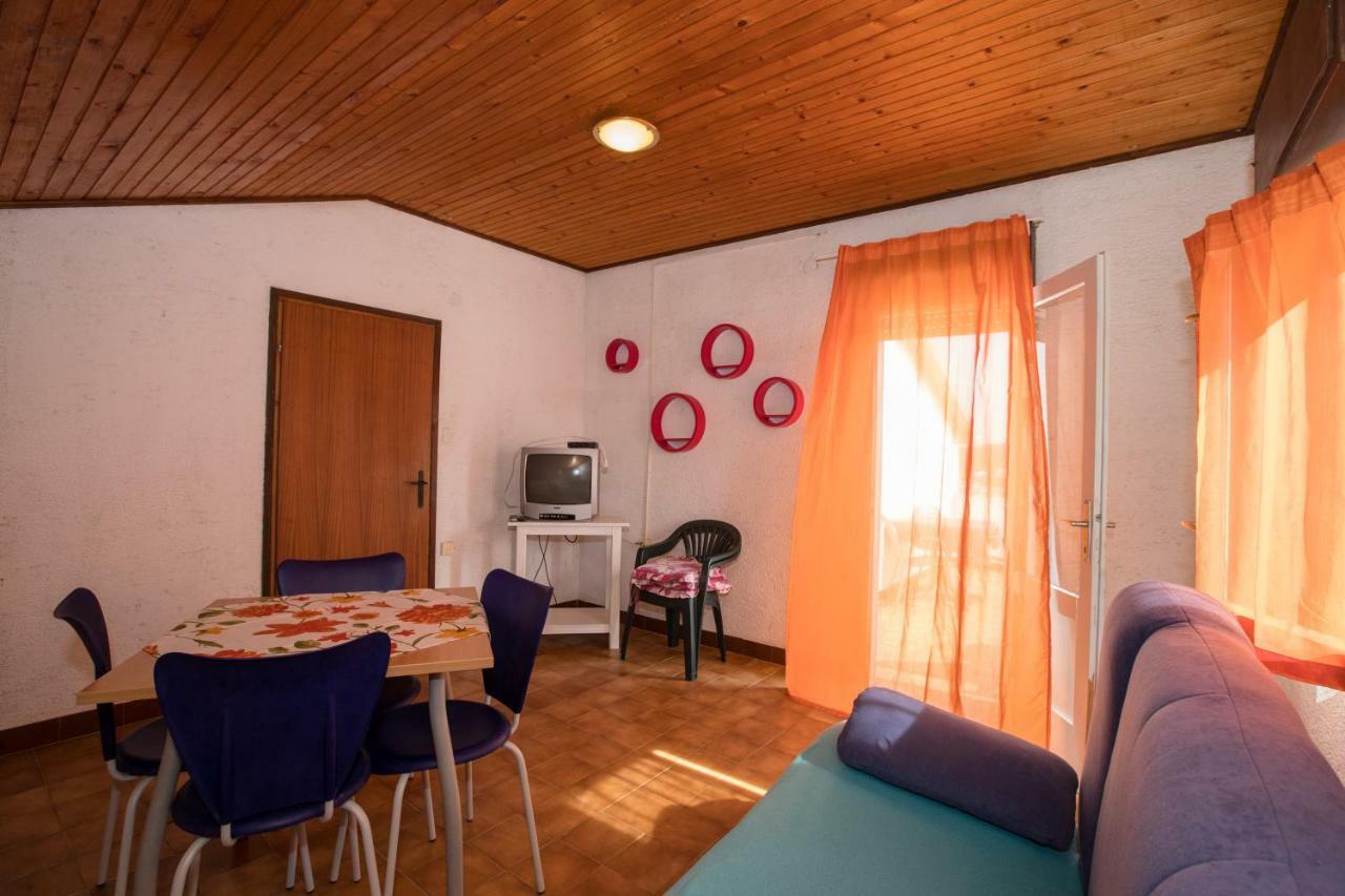 Apartments Renata Kampor ภายนอก รูปภาพ